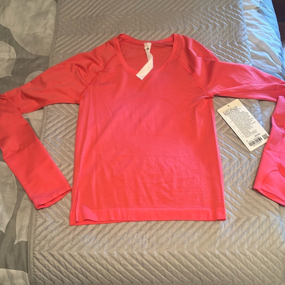 Nwt, size 4, Lululemon swiftly tech long sleeve 2.0 race too